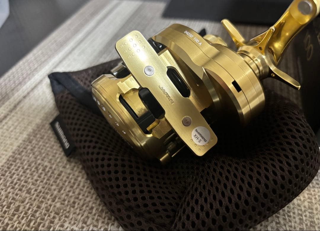 値引き不可　SHIMANO　21カルカッタコンクエスト100 美品