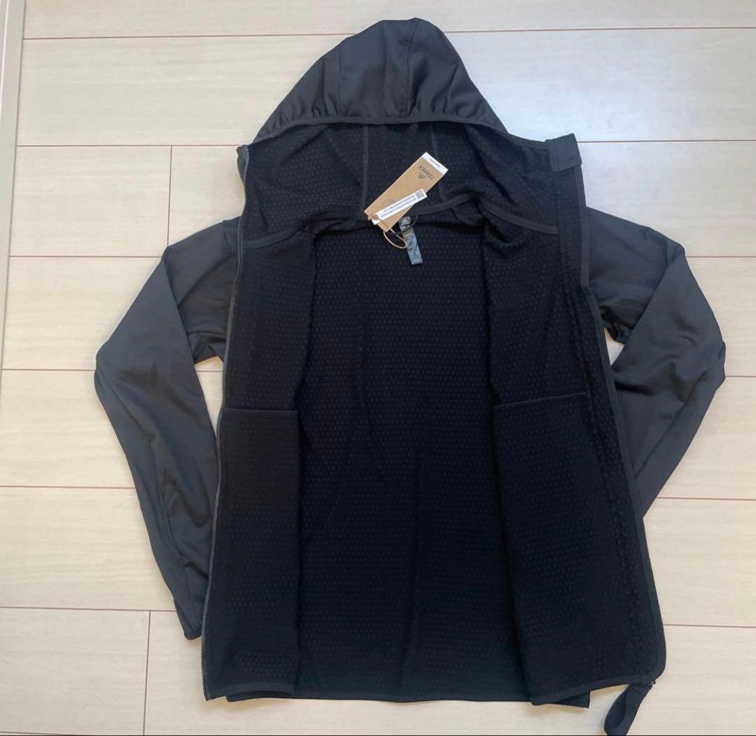 新品 M アディダス テレックス フード付きハイキングライトジャケット