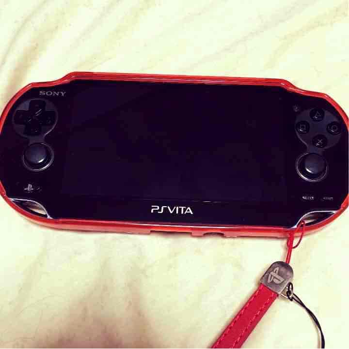 ps vita 本体、充電器付き