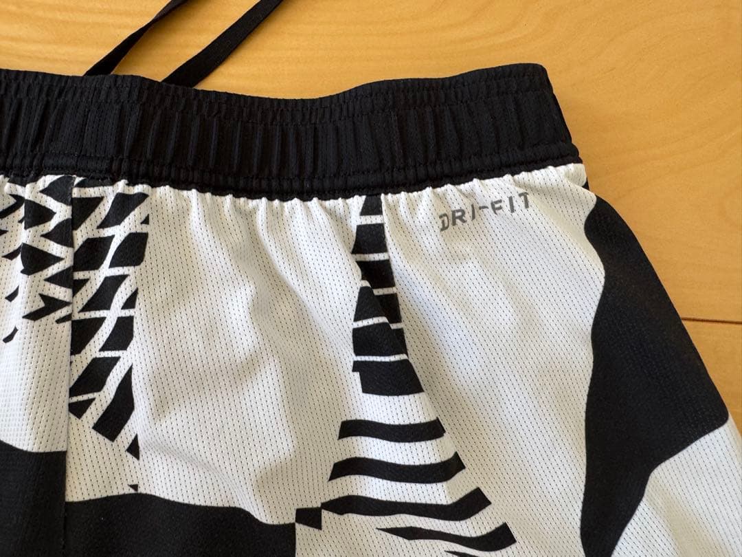 Nike テニスウェア　ハーフパンツ