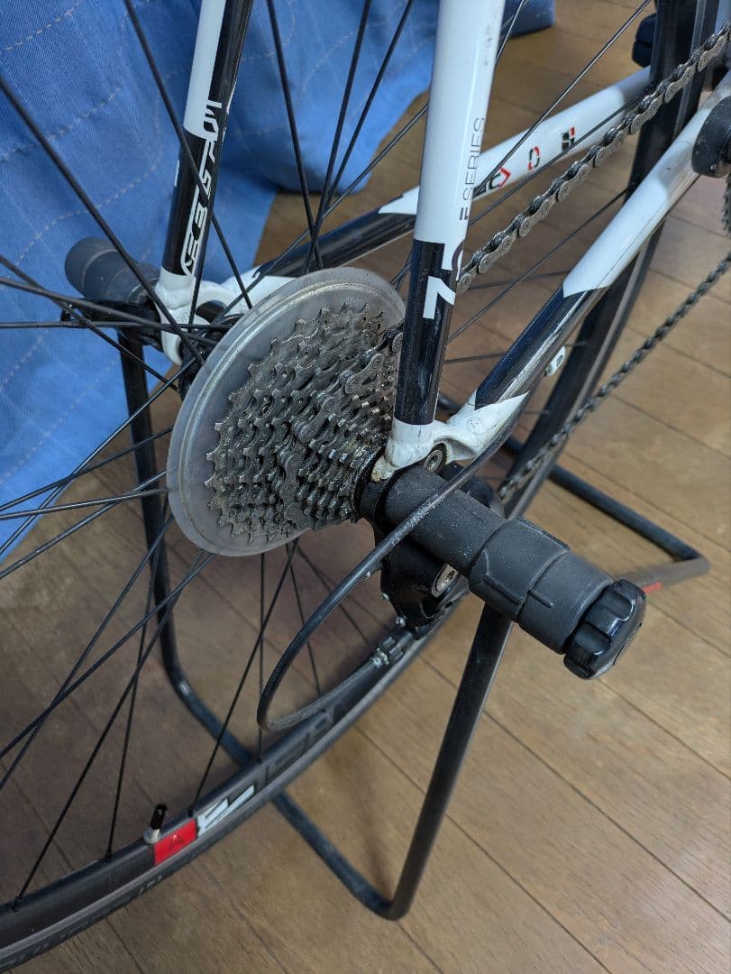 FELT F75ロードバイク 2016年式　スタンド付き