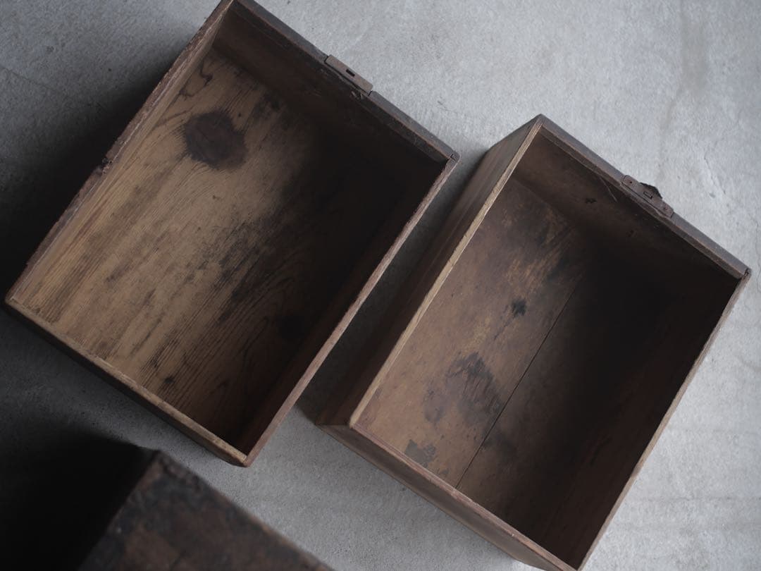 引き出し　抽斗　収納　小物入れ　展示台　古家具　古道具　アンティーク　昭和レトロ