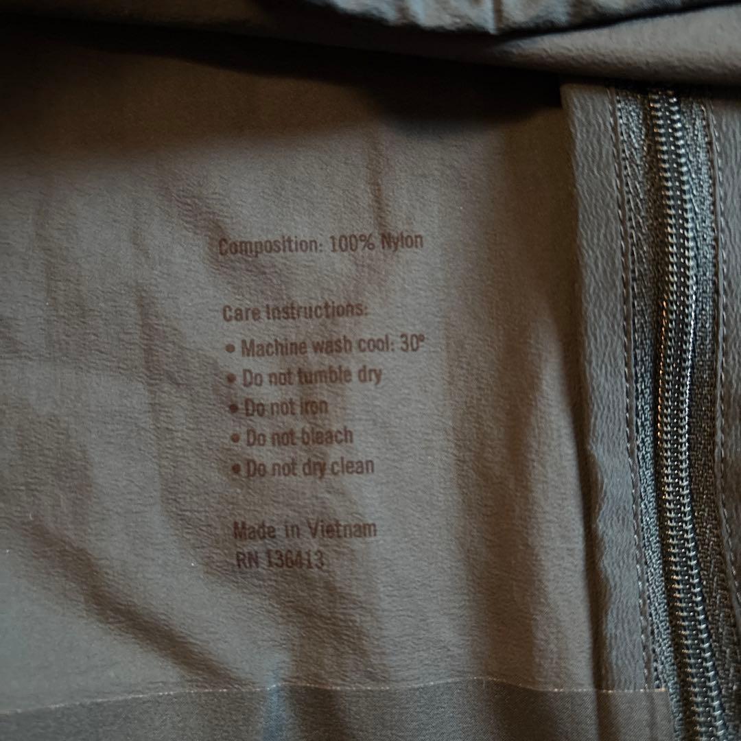 ラファRapha ウィンドブレーカー 深緑　メンズM