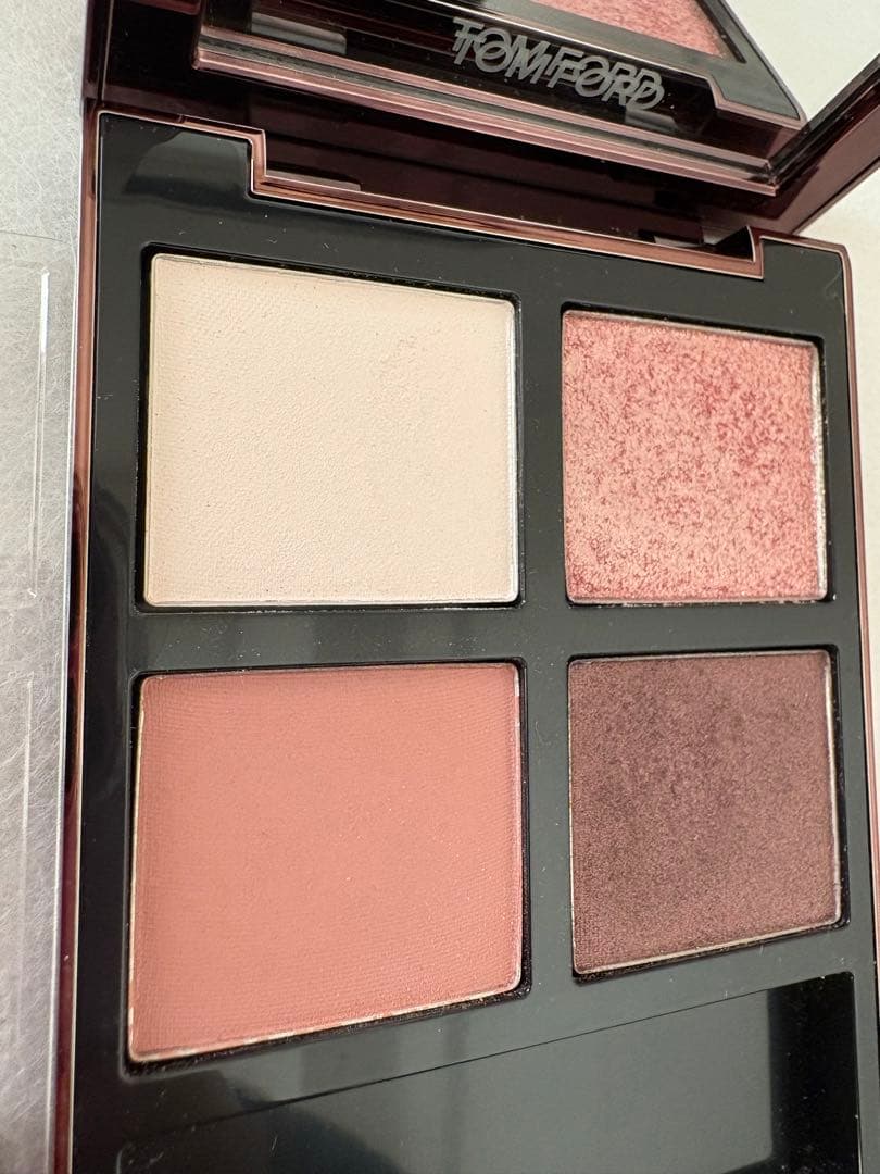 トムフォード　アイカラークォード　030インソレント ローズ