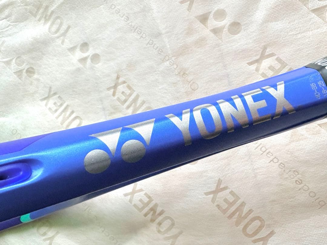 【ほぼ新品】 YONEX EZONE 100L G2 2025 国内正規品