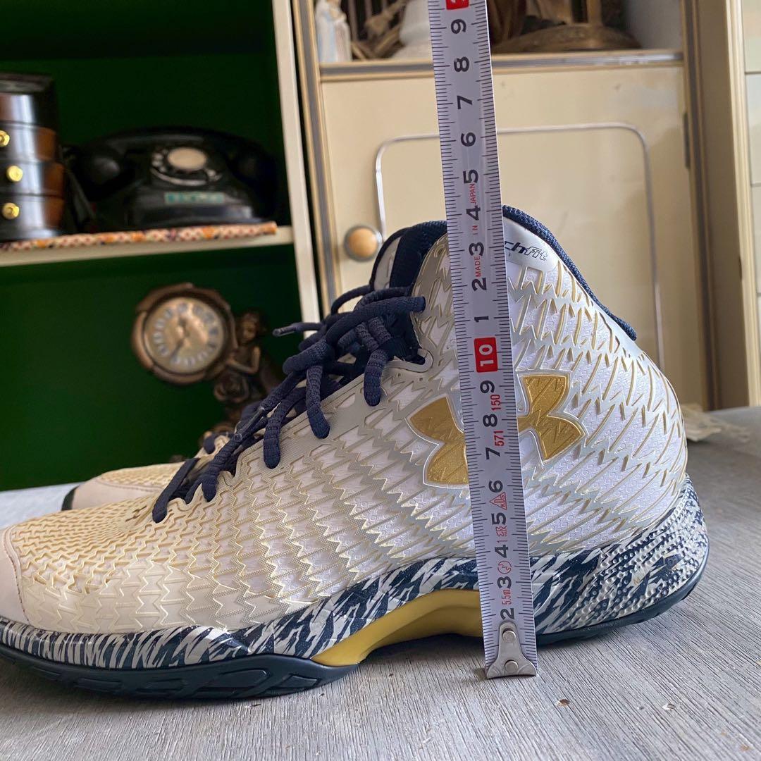 アンダーアーマー バスケットシューズ クラッチフィット 25cm