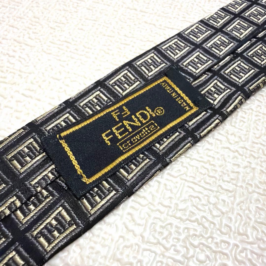 【美品】FENDI（フェンディ）ネクタイ ズッカ柄 総柄