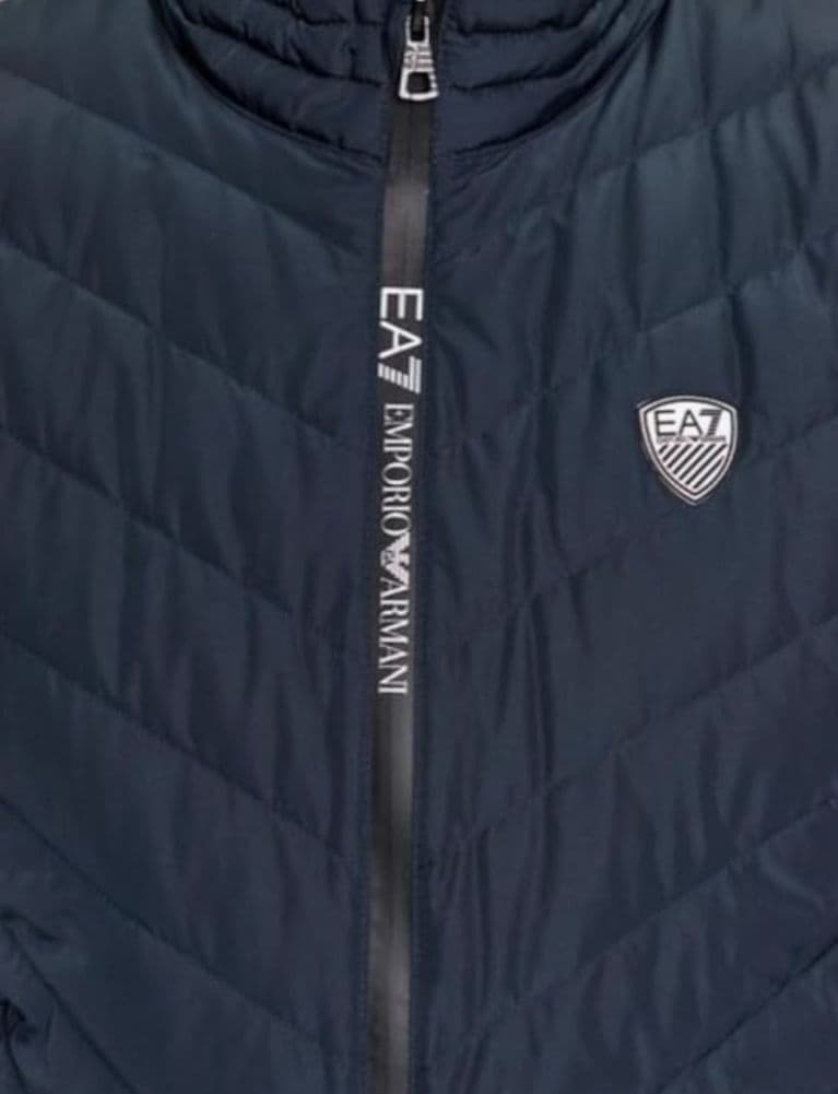 新品　EMPORIO ARMANI EA7 エンポリオアルマーニ　ダウンベスト