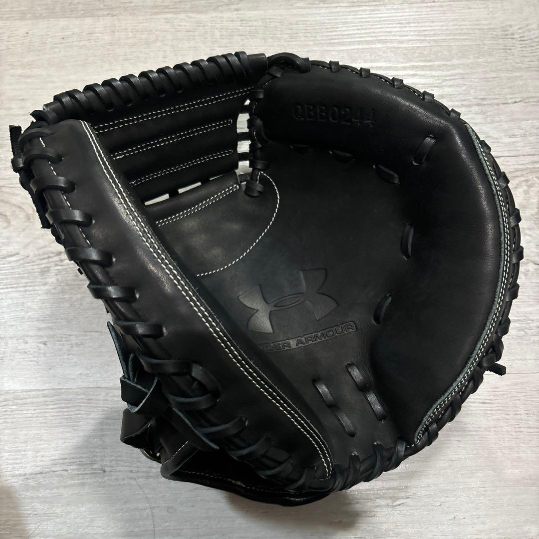 Under Armour 軟式グローブ QBB0244