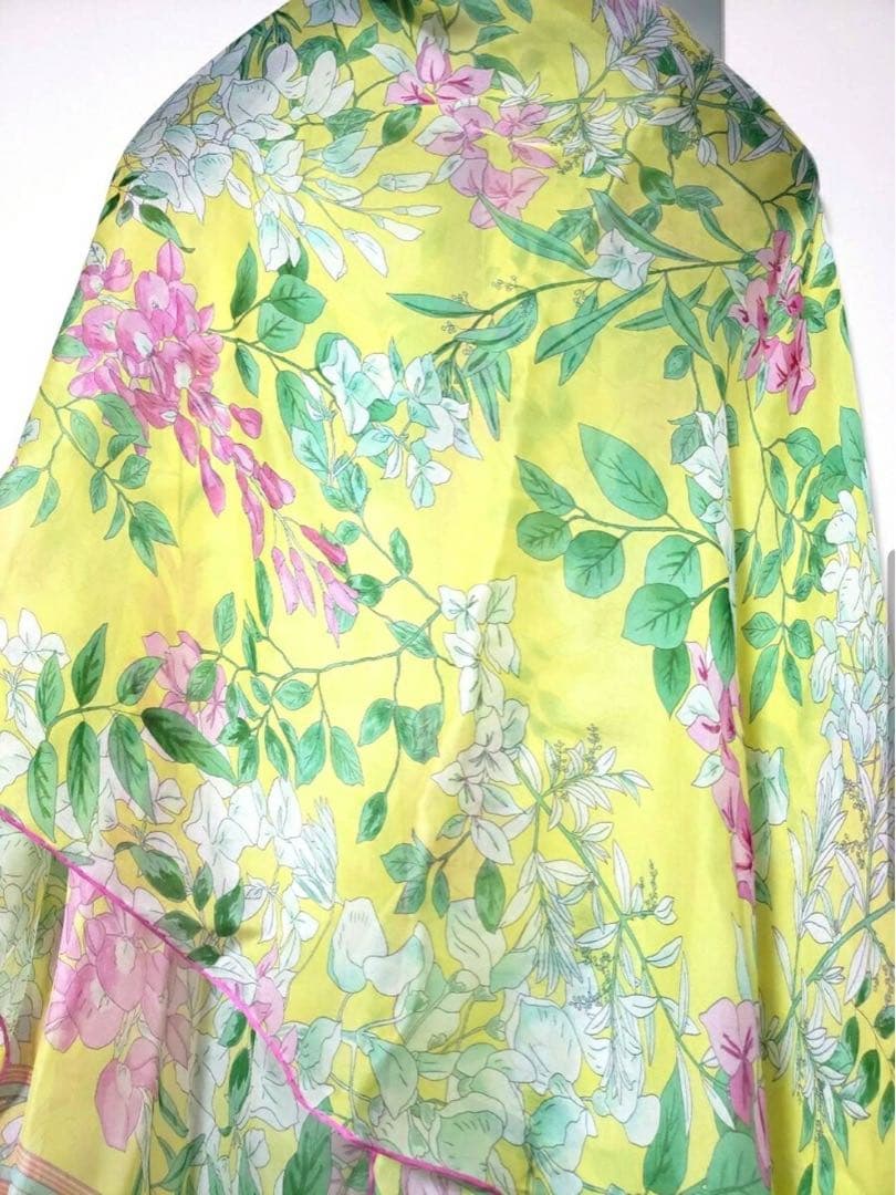 【三連休特価】 ☆極美品☆　レオナール　春色　シースルースカーフ　縦長