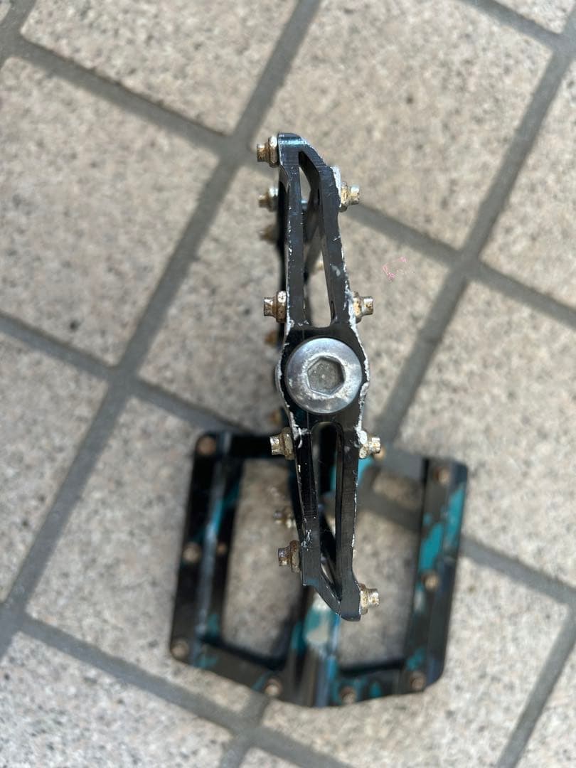 BLUE LUG シャークペダル カモフラージュ