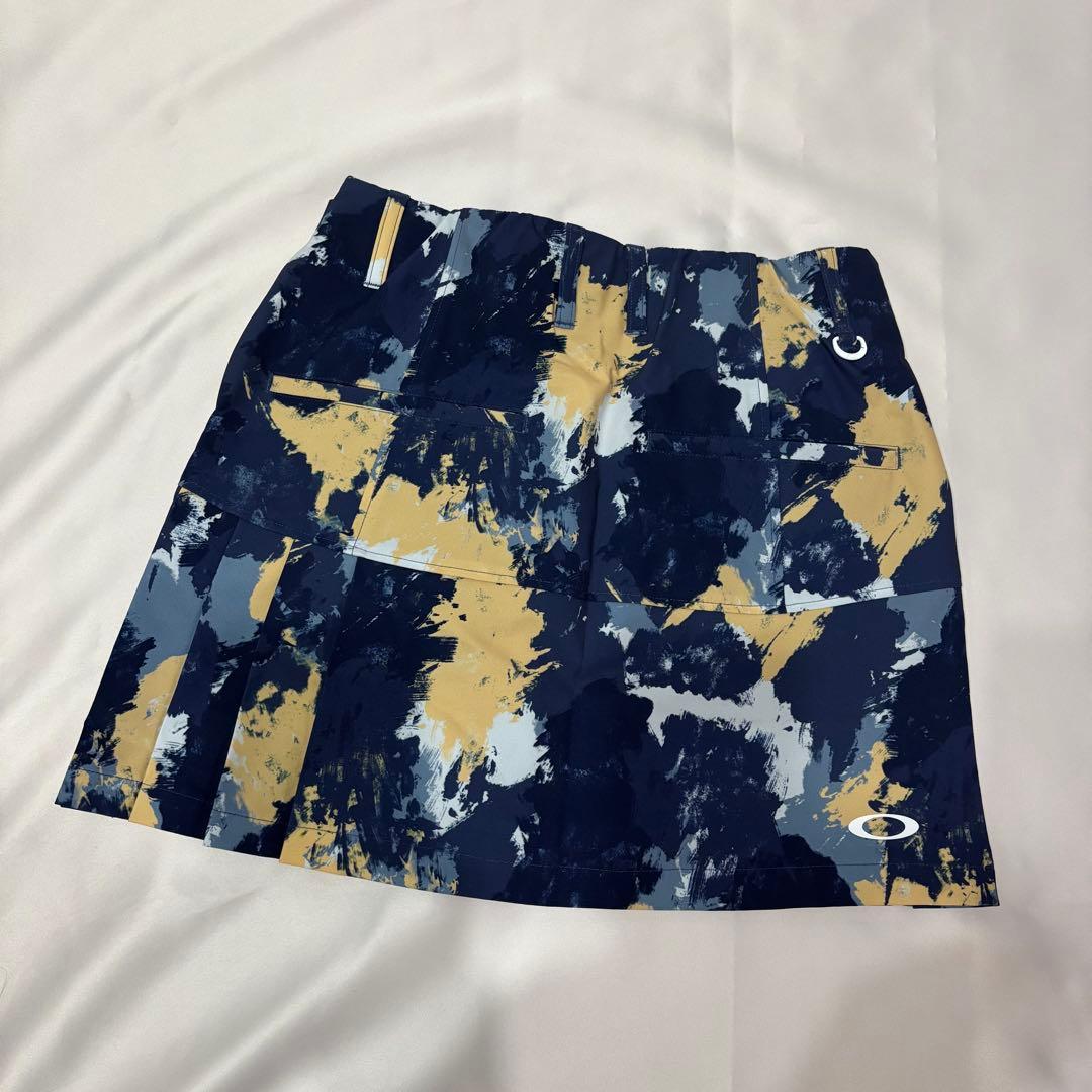 新品Oakley ゴルフ　総柄プリーツスカート　吸汗速乾 撥水性　スタイリッシュ