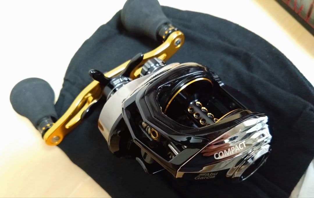 AbuGarcia レボビッグシューターコンパクト8　替えスプール＆新品ライン付