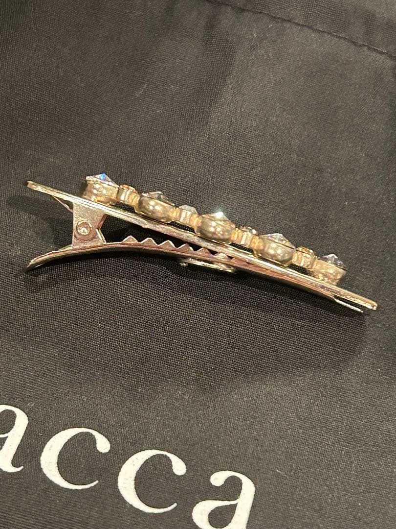 ＊お値下げ＊◆新品未使用◆ acca ベリー　アーモンドクリップ　グレージュ