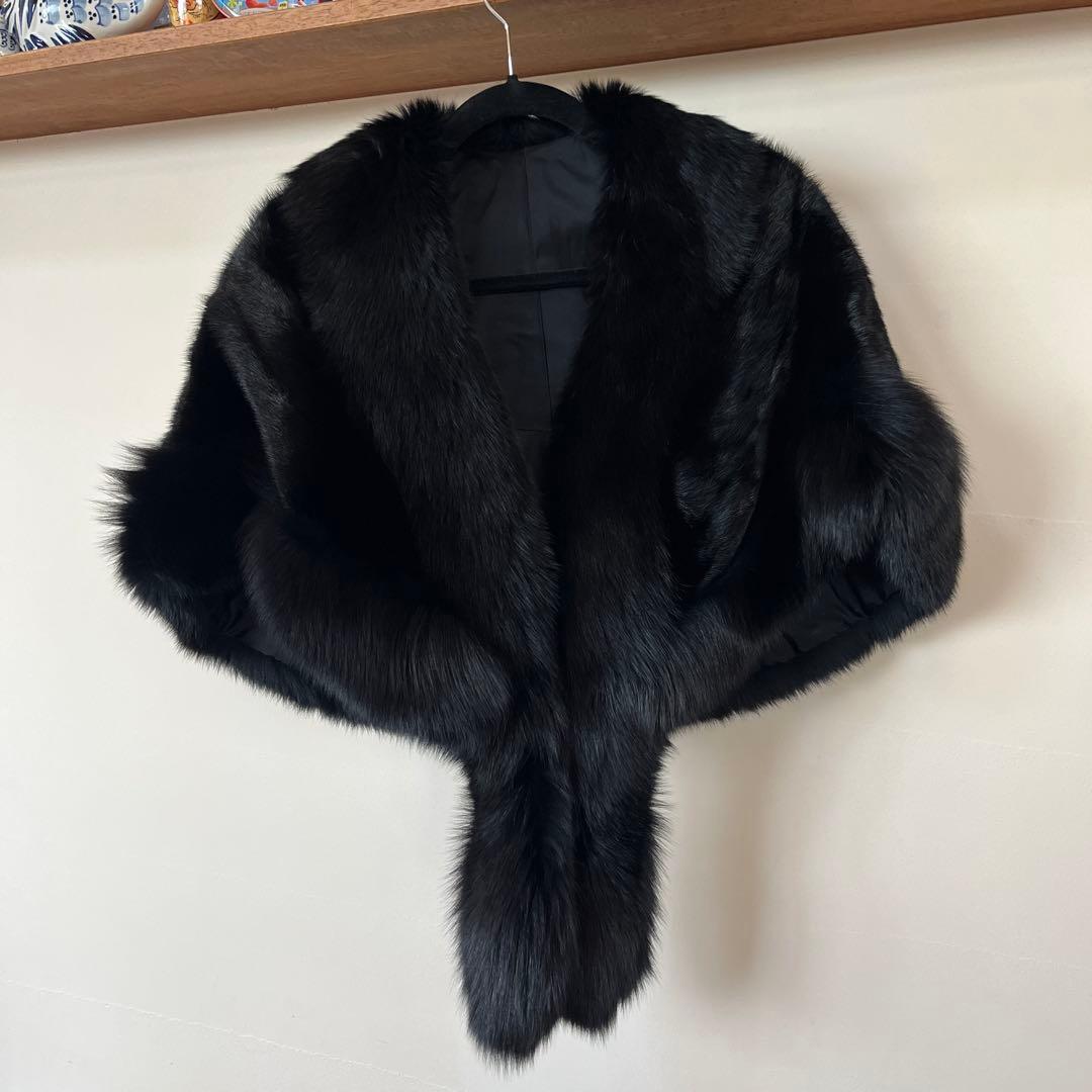 未使用美品⭐︎ リアルファー ケープ　ポンチョ　毛皮　ブラック