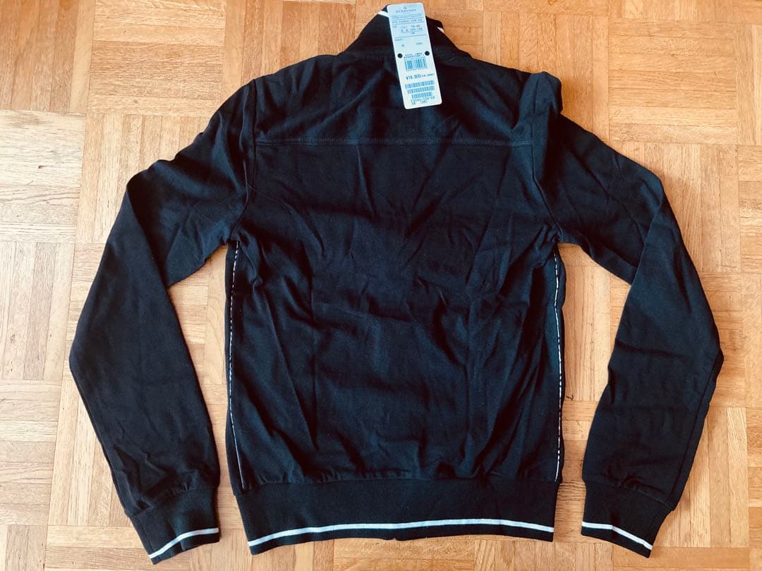 バーバリーブラックレーベル黒 ジップアップ