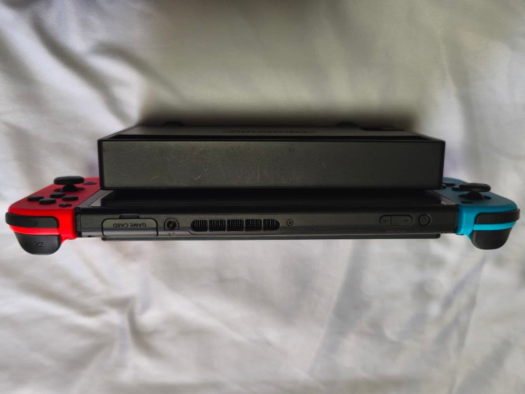 Nintendo Switch 本体　青と赤のJoy-Con　バッテリー強化版