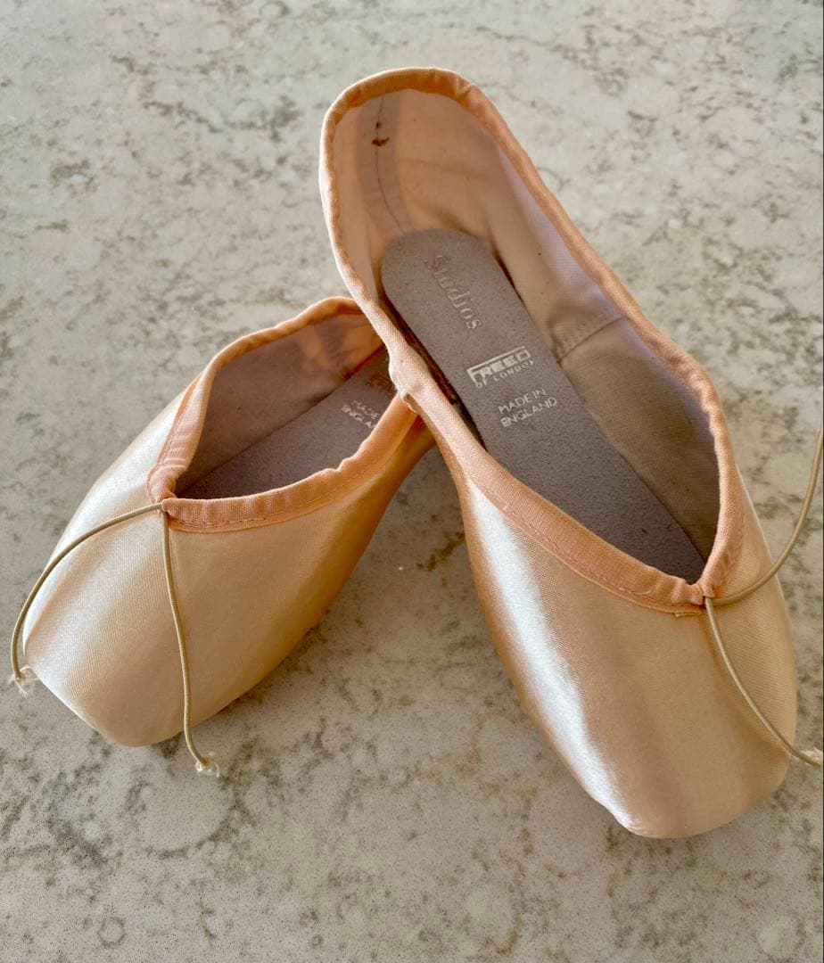 FREED OF LONDON フリード スタジオプロフェッショナルトゥシューズ