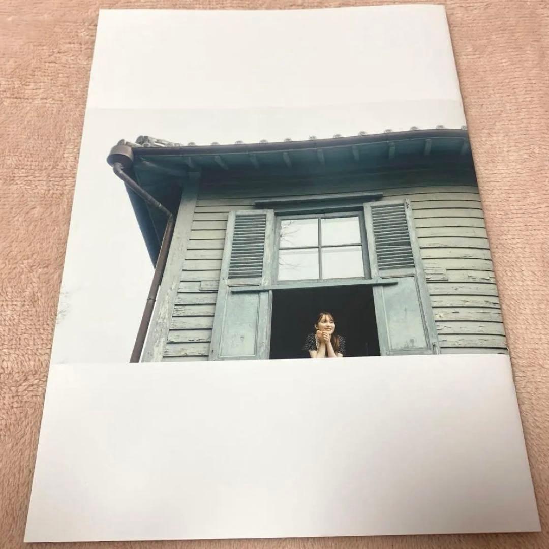 櫻坂46 守屋麗奈1st写真集「笑顔のグー、チョキ、パー」 アザーカット