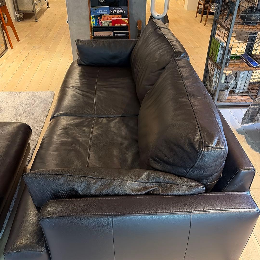 アクタス　ダークブラウン レザー 3人掛けソファ