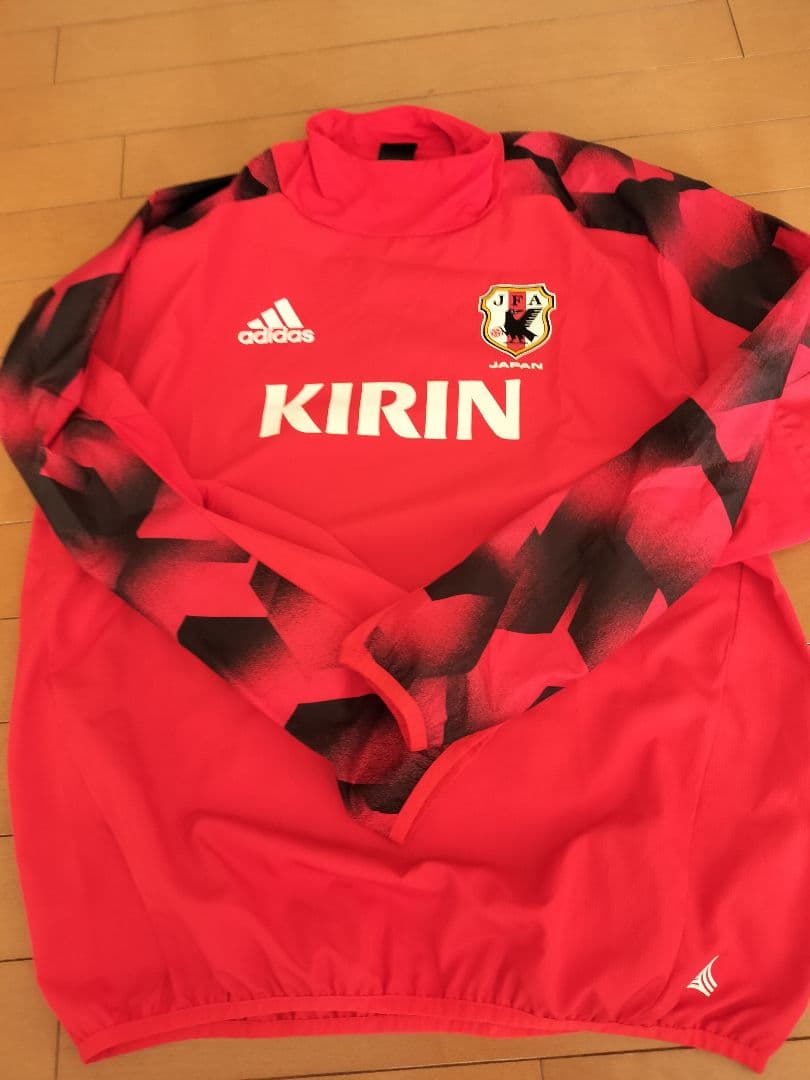 サッカー 日本代表 ハイネックピステ