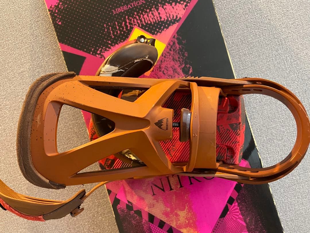 NITRO RUNAWAY スノーボード ビンディング（バートン）付き
