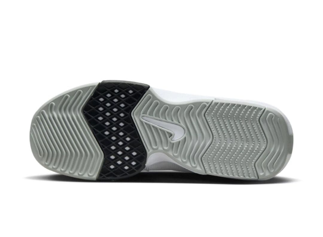 ナイキ レブロンウィットネス VIII EP ホワイトブラック シューズ26.0