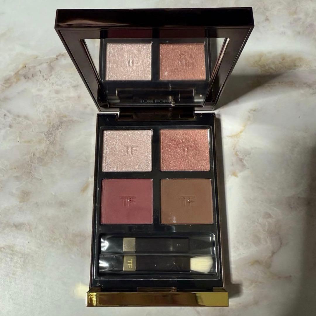 トムフォード アイカラークォード 02S ローズ ベール