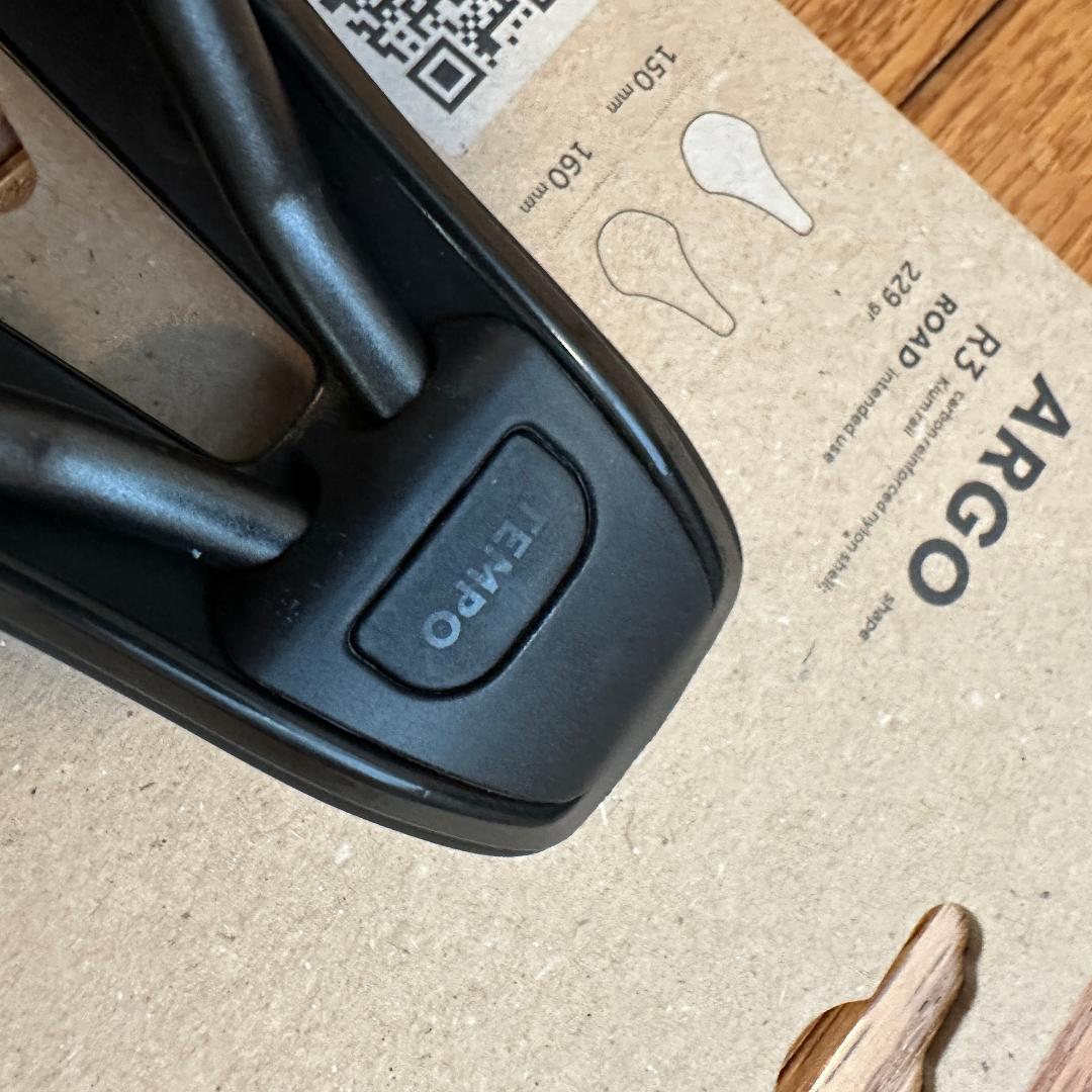 Fi'zi:k フィジーク TEMPO ARGO R3 サドル 150mm