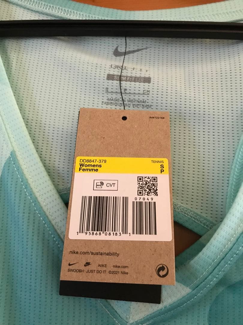 ナイキ　テニスウェア　緑色柄タンクトップ　US-Sサイズ　新品