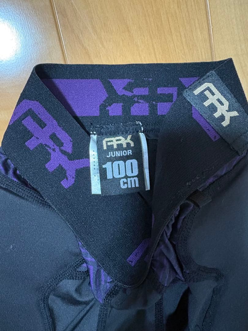 スキー　スノーボードウェア（110）プロテクター（100）手袋もセット