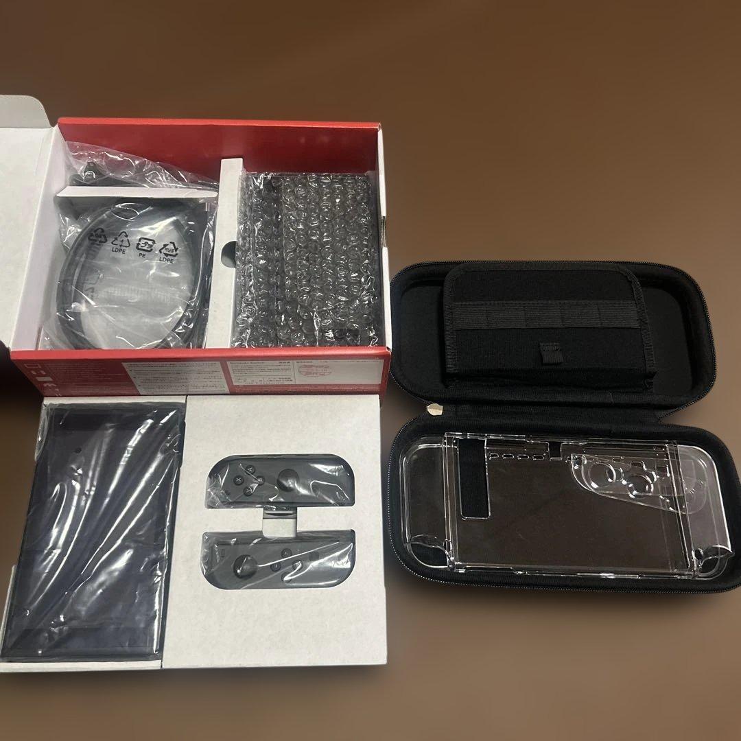 Nintendo Switch ブラック 本体　購入後一年未満　ケースカバー付き