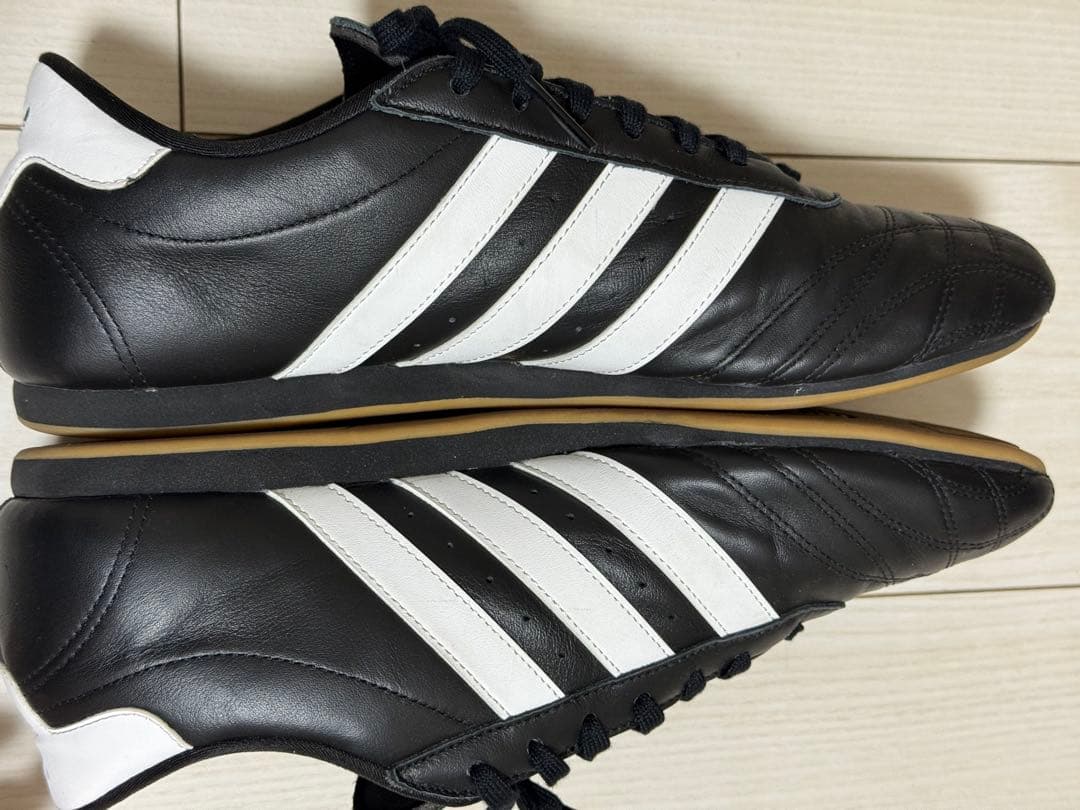 adidas サッカーシューズ ブラック/ホワイト