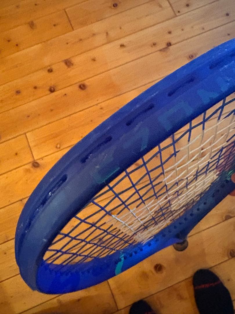 YONEXテニスラケット ガット張上済 2025年式　EZONE 26