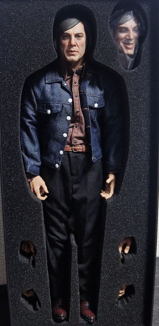 ホットトイズ PRESENT TOYS ノーカントリー ハビエルバルデム 1/6