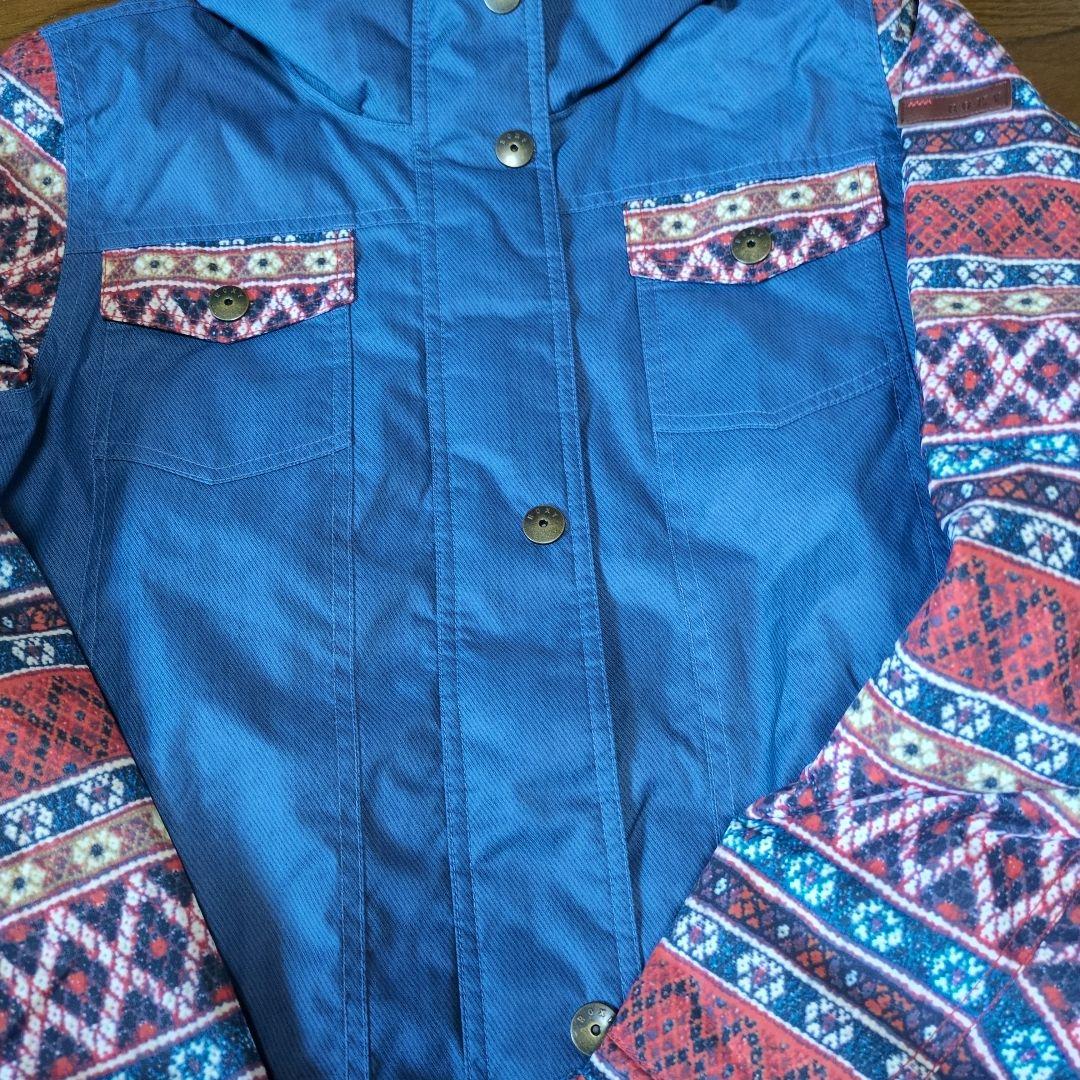 【美品】ROXY　スノボウェア　上下セット　Ｍ　デニム風　重ね着風　総柄