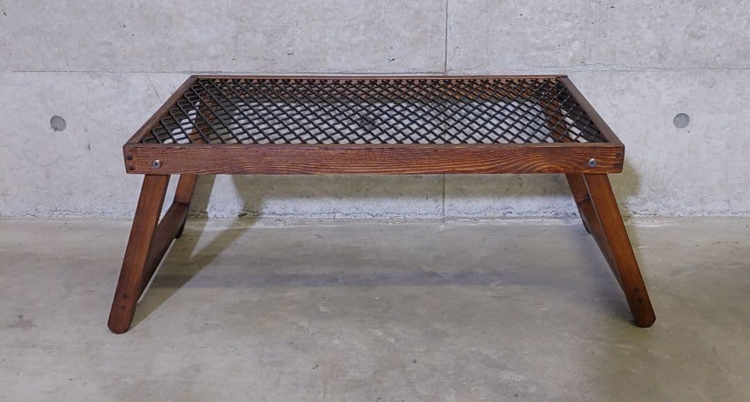 アウトドアテーブル　メッシュテーブル　耐熱テーブル　降りたたみテーブル