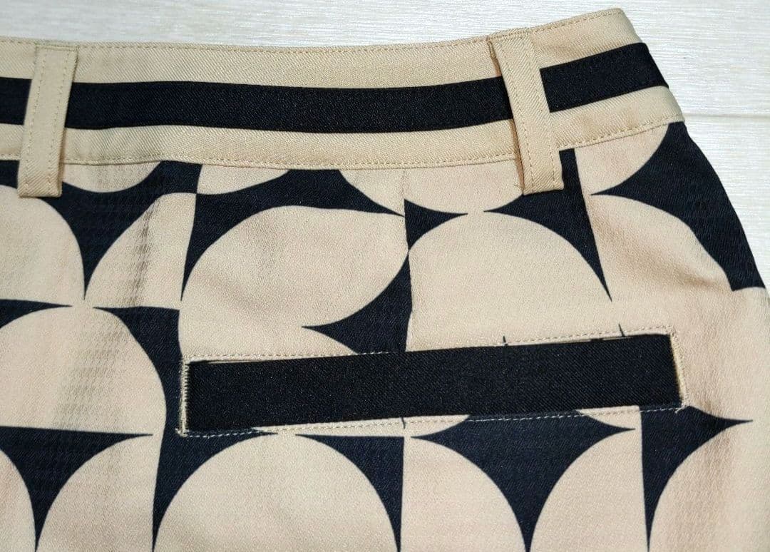 再再再値下げ新品　キャロウェイ　スカートL ベージュ×黒　定価14300円