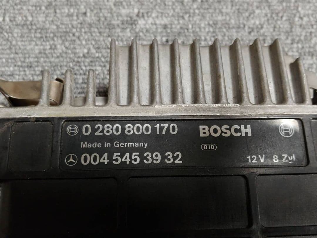 ベンツW126 BOSCH V8エンジンコントロール.KEモジュールユニット