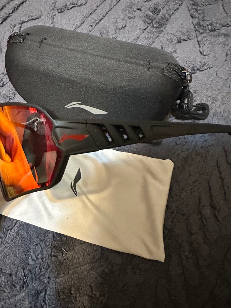 lining サングラス