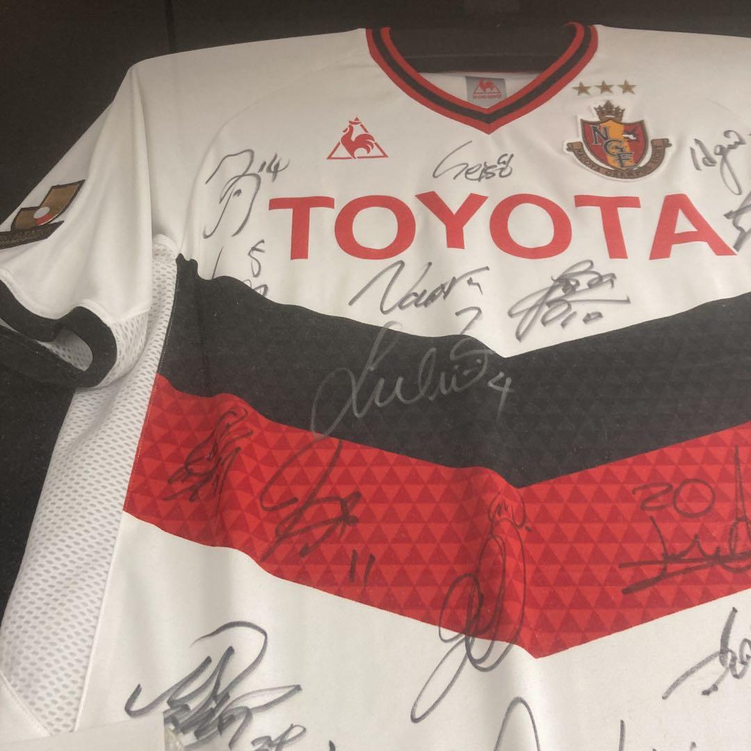 名古屋グランパスエイト■2010優勝メンバー全選手■直筆サイン入り■ユニフォーム