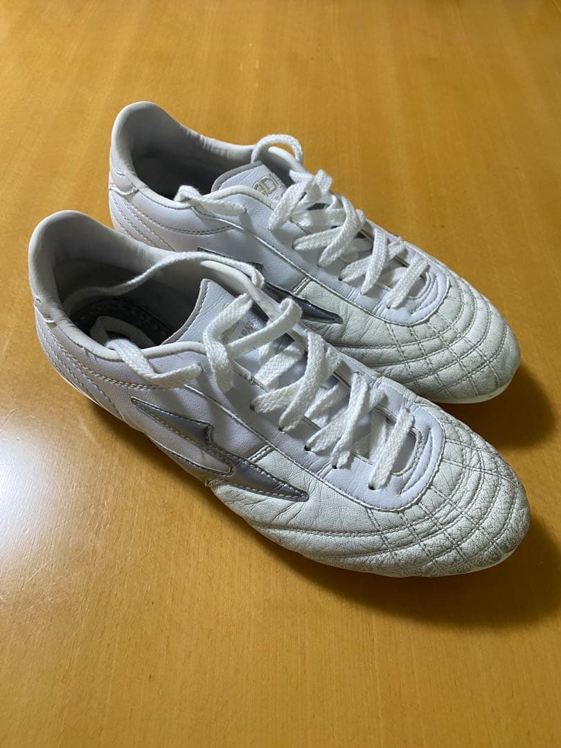 アドラー　ADLER スパイク　26.5cm 白／銀