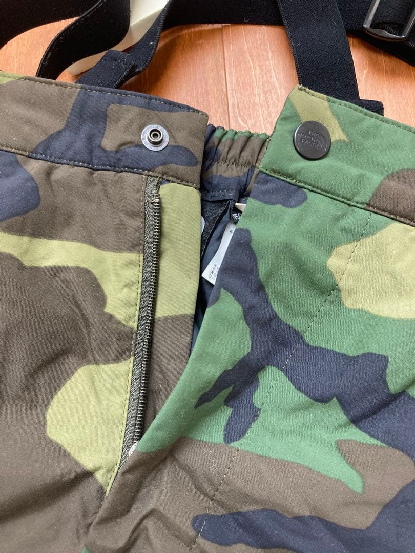 THE NORTH FACE 子ども用迷彩スキーパンツ雪遊びスノーパンツ