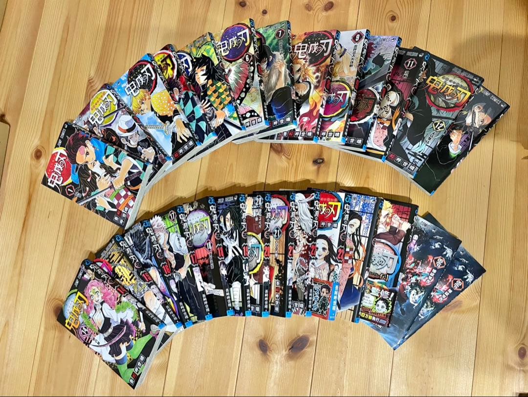 鬼滅の刃全巻・グッズまとめ売り