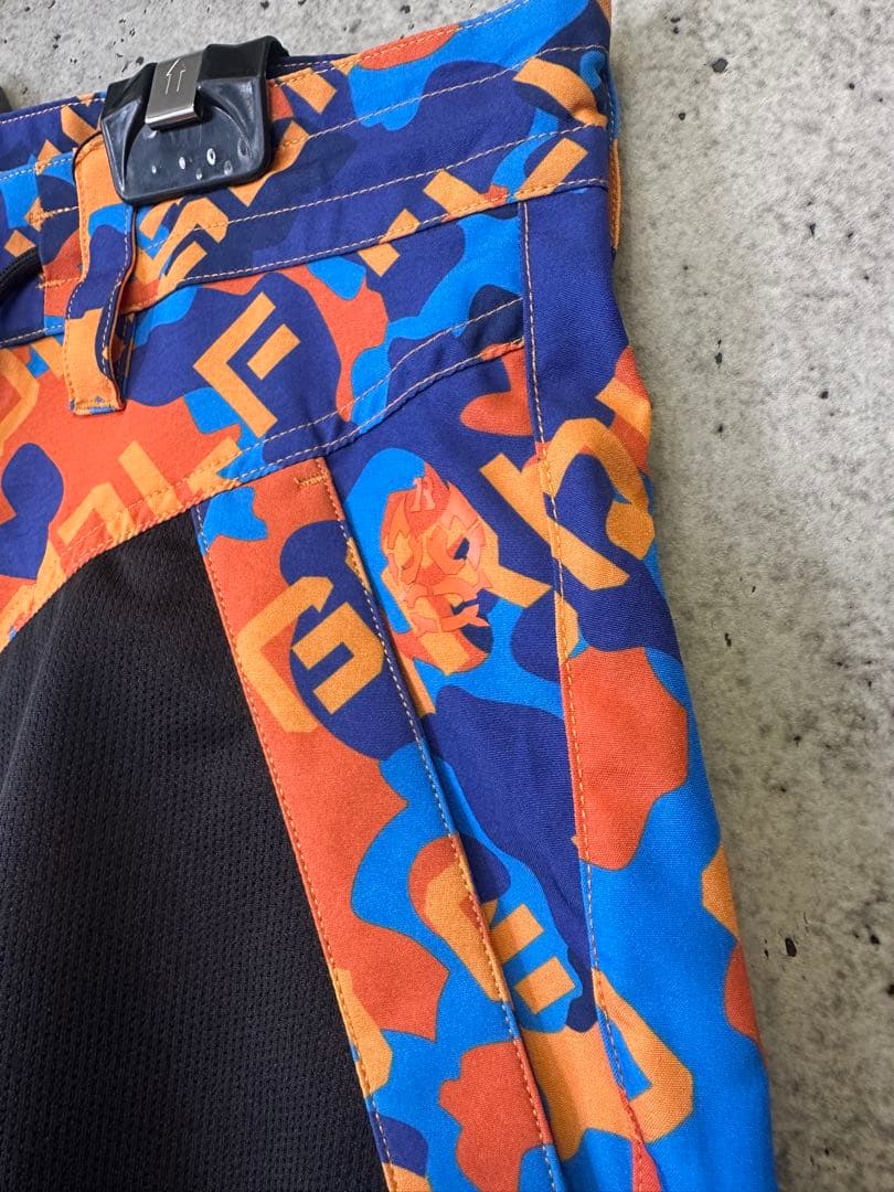 【新品未使用】サイズ4 メンズ ハーフパンツ ラッセルノ 2662