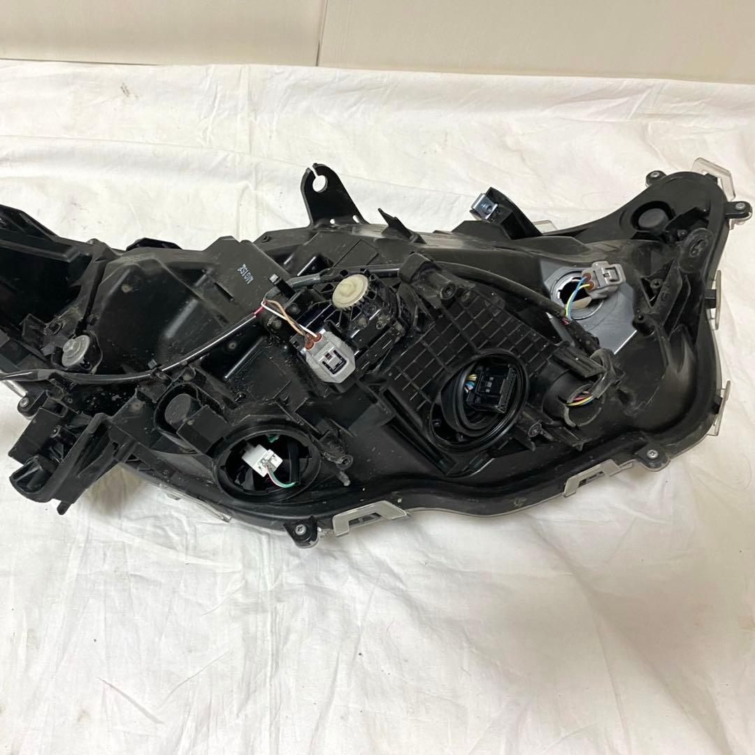 太郎　RAV4 左ヘッドライト　中古