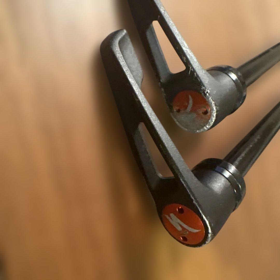 スペシャライズド用　レバー付きスルーアクスル（前後輪セット）