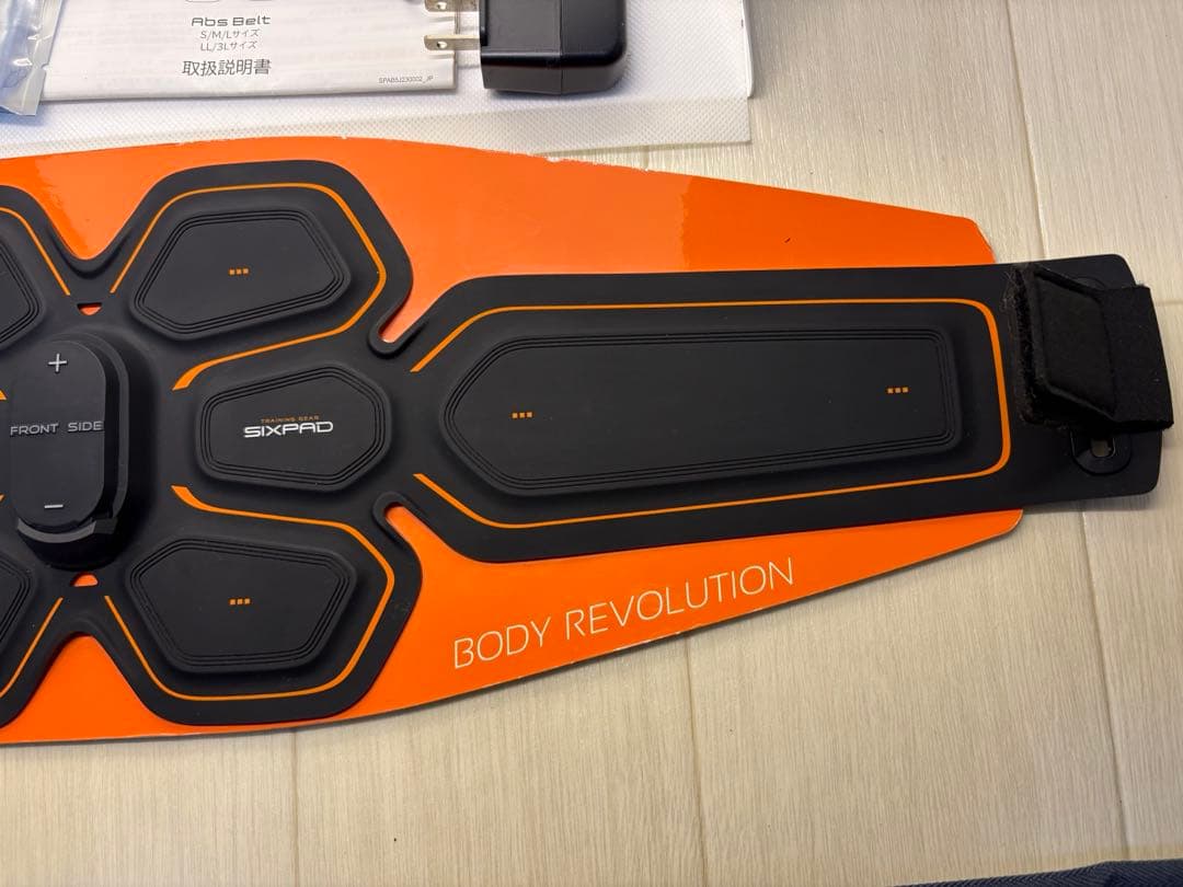 【お盆限定セール】【美品】アブズベルト 新品パッド付　SIXPAD