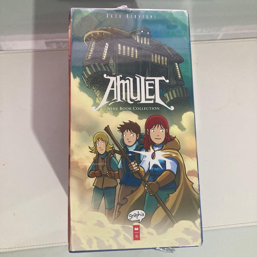 洋書マンガ　アミュレット セット