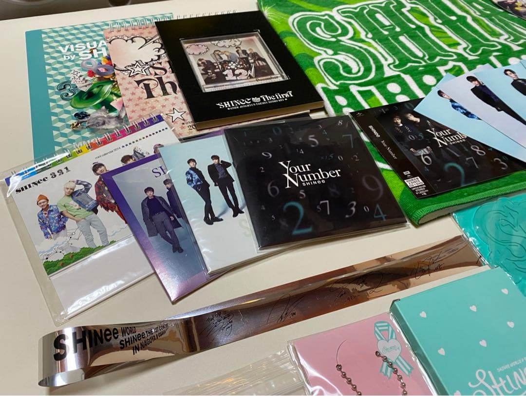 SHINee CD アルバム　まとめ売り14点　購入特典　写真　ファンミグッズ